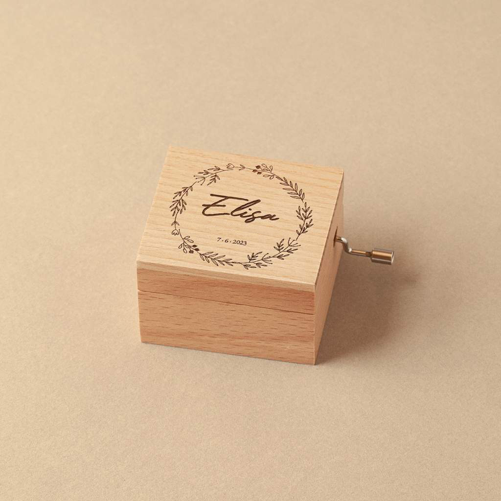 Caja de música pequeña de madera de haya Ródenas