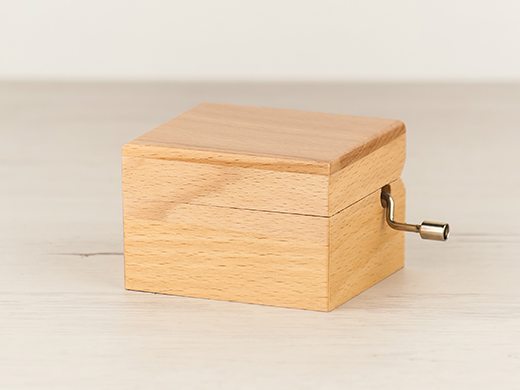 Caja de música de madera