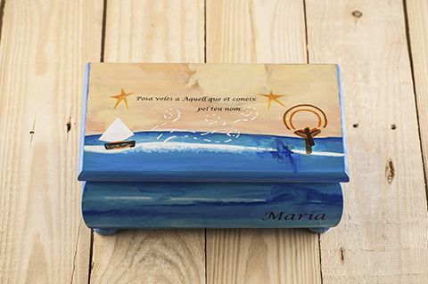 Caja pintada a mano
