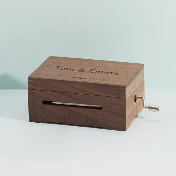 Caja de musica de madera personalizada